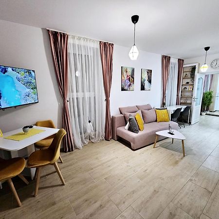 Lovely New Balcony Apartment Cismigiu Park - Pop5 Bükreş Dış mekan fotoğraf